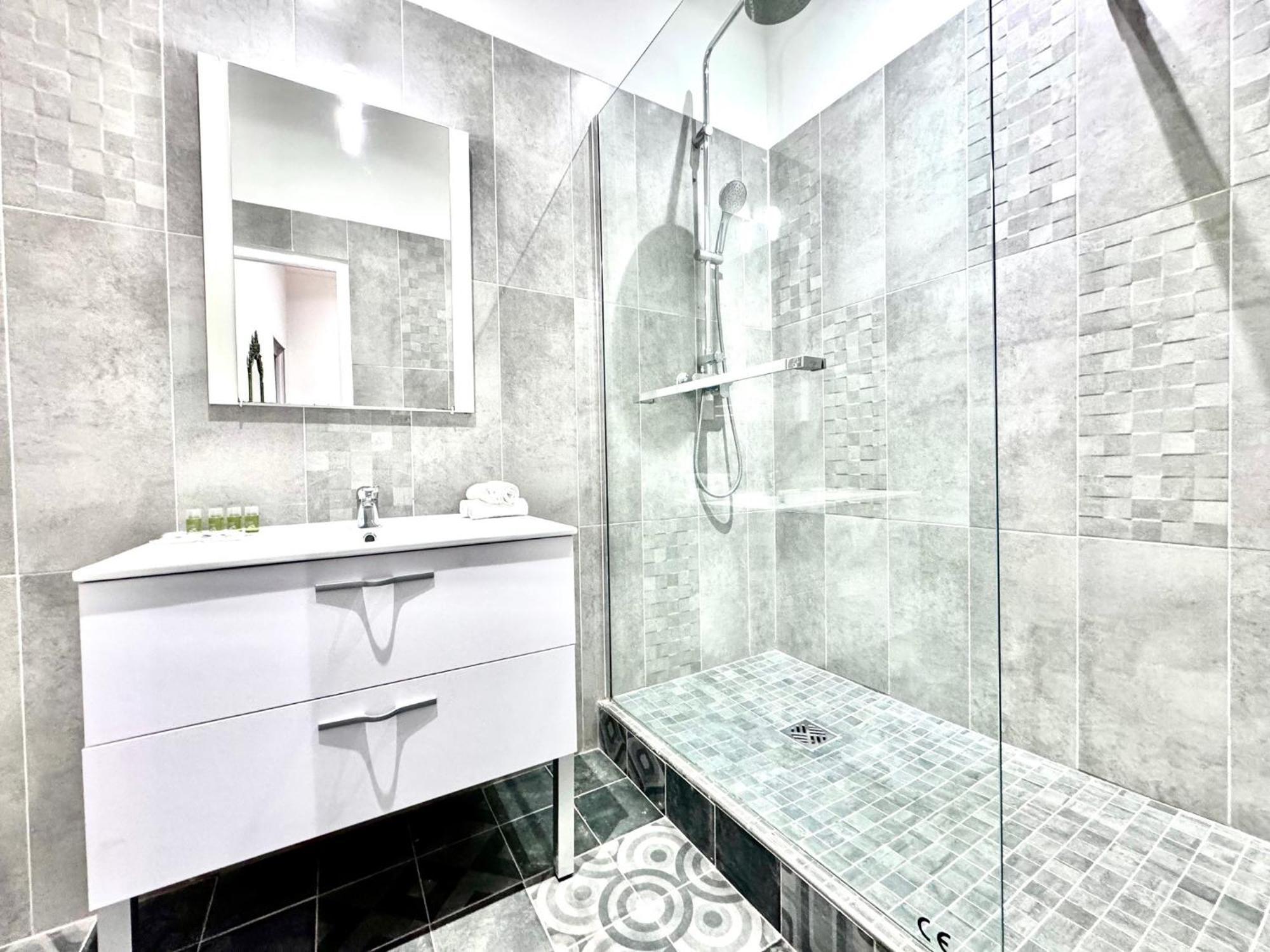 Aparthotel Riviera - Pont Vieux 2 - Old Town - Charm 2 Bedrooms Apartement Ac - 5Mn Beach Nizza Kültér fotó